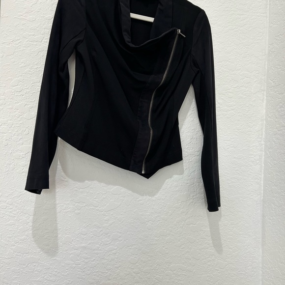 💥PRICE ⬇️ TWO BY VINCE CAMUTO • Long Sleeve Black Zip Up Jacket • size S - Picture 4 of 8